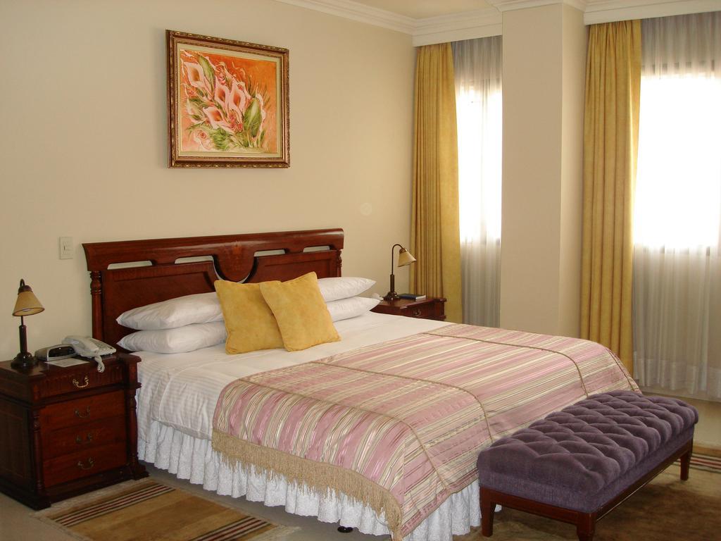 Hotel La Font Boutique بوغوتا الغرفة الصورة